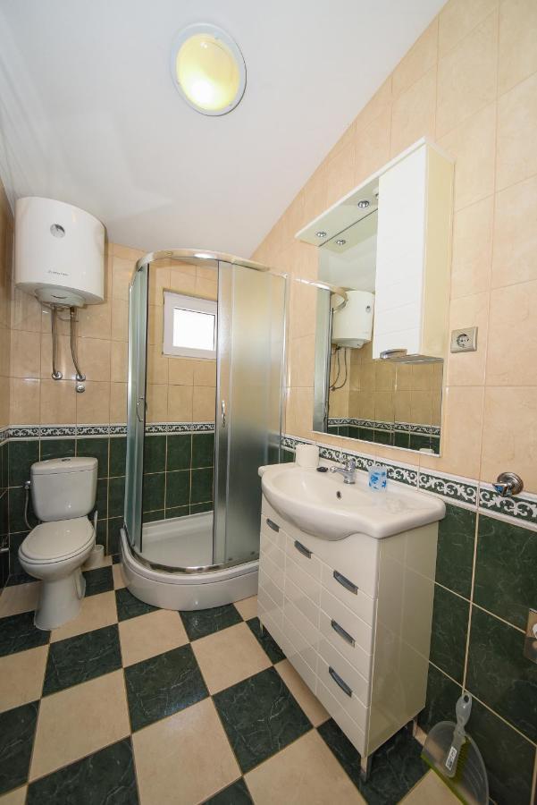 Por Apartment *