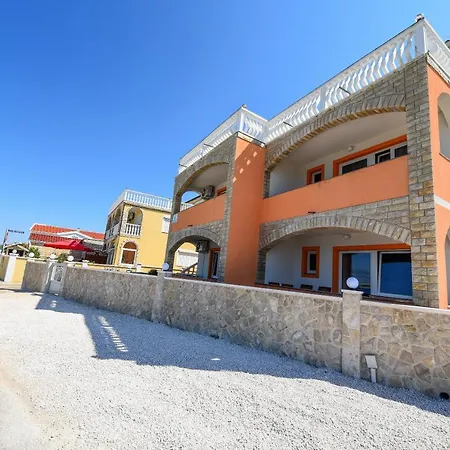 Apartmani Por Vir Exteriér fotografie