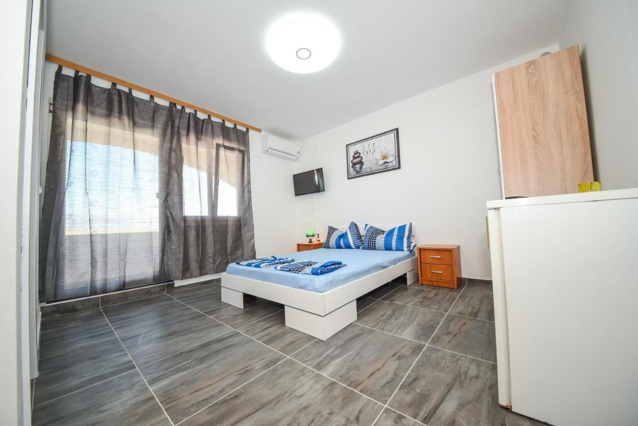 Apartment Por *